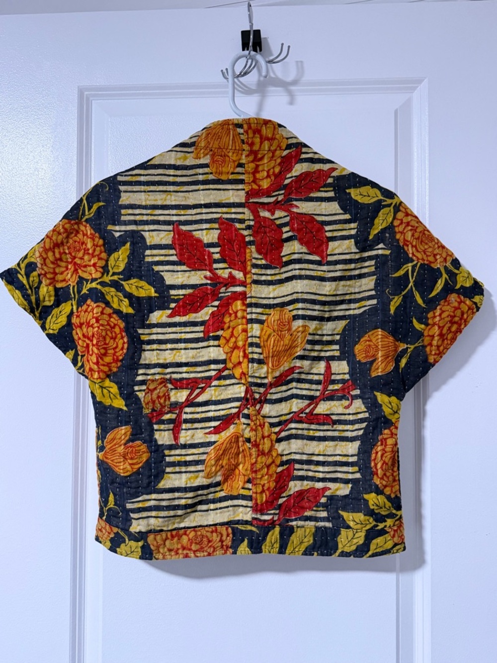 Unique Vintage Kantha Short-Sleeve Floral Patchwork Blouse - Picture 7 of 8